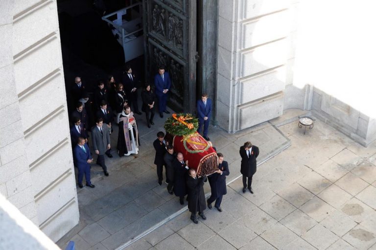 El Senado considera una «falta de respeto» llamar «genocida» a Franco