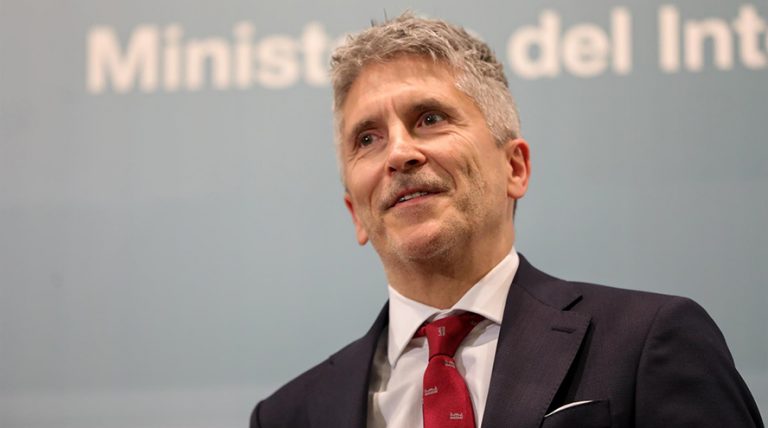 Marlaska destituye a Félix Azón como director de la Guardia Civil
