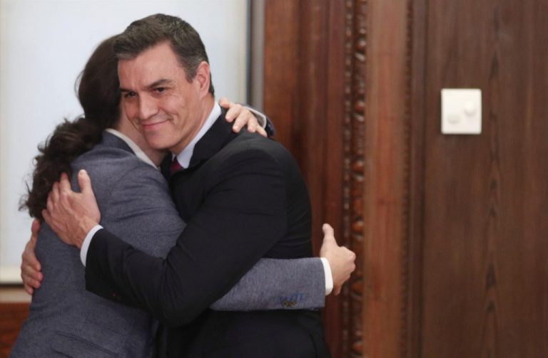 Vox: «Sánchez e Iglesias gastarán un 28% más en ministros y enchufados»