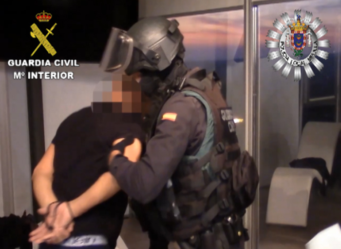 Desarticulada en Melilla una red dedicada a introducir droga en dobles fondos de vehículos