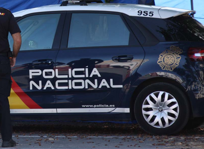 La Policía Nacional desarticula una red que prostituía transexuales en pisos de citas de toda España