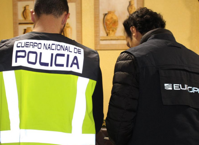 La Policía Nacional detiene a 30 personas en una operación contra el amaño de parejas de hecho en Valencia