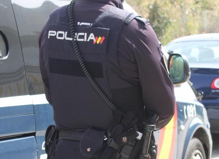 Dos muertos y un bebé herido grave en un incendio en Huelva