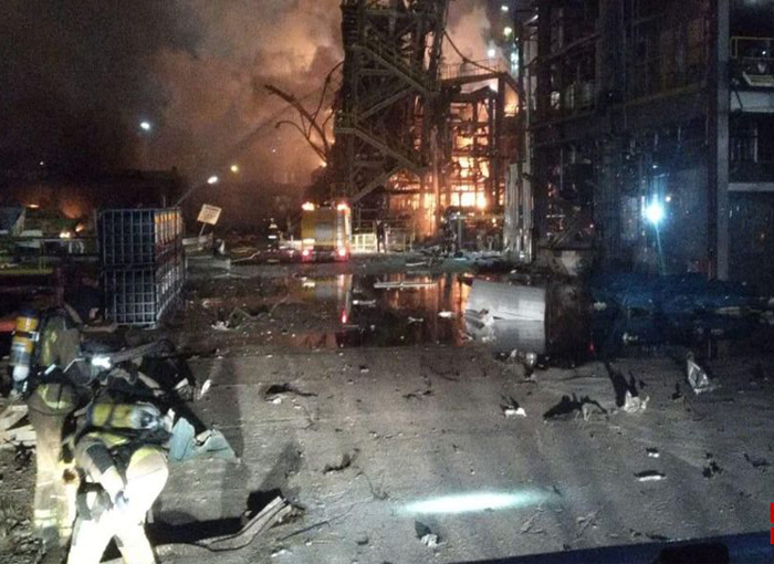 Una fuerte explosión en una empresa petroquímica de Tarragona ha causado dos fallecidos