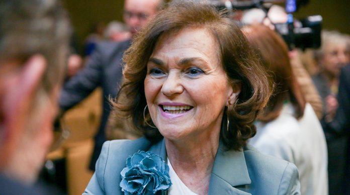 Calvo recibe el alta hospitalaria tras dar positivo en coronavirus y continuará aislada en su casa