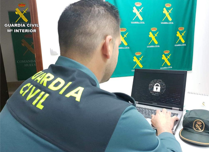 Andalucía: 22 detenidos por fingir ser del SAS para estafar a mayores 1 Moncloa Desarticulado un grupo criminal que fingía ser del SAS para estafar a mayores en Andalucía