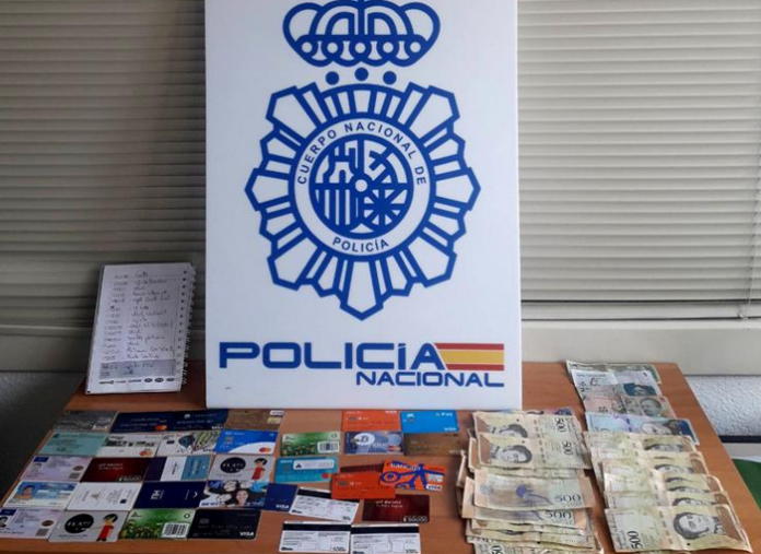 La Policía Nacional detiene a los líderes de un grupo dedicado a clonar tarjetas bancarias mediante skimming
