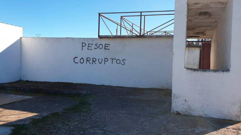 Las dificultades de dedicarse a la política: amenazas, insultos y cartas ensangrentadas 4 Moncloa PESOE CORRUPTOS