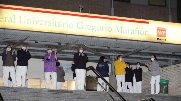 Las muertes por Covid-19 se reducen ligeramente, 367 personas más