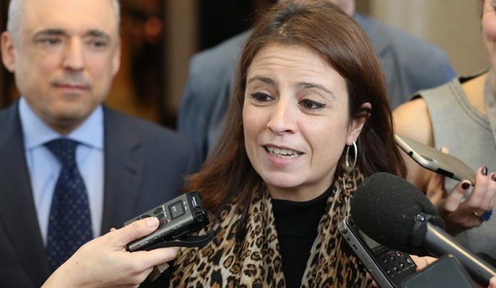 El discurso sobre insultos de Adriana Lastra revuelve la red