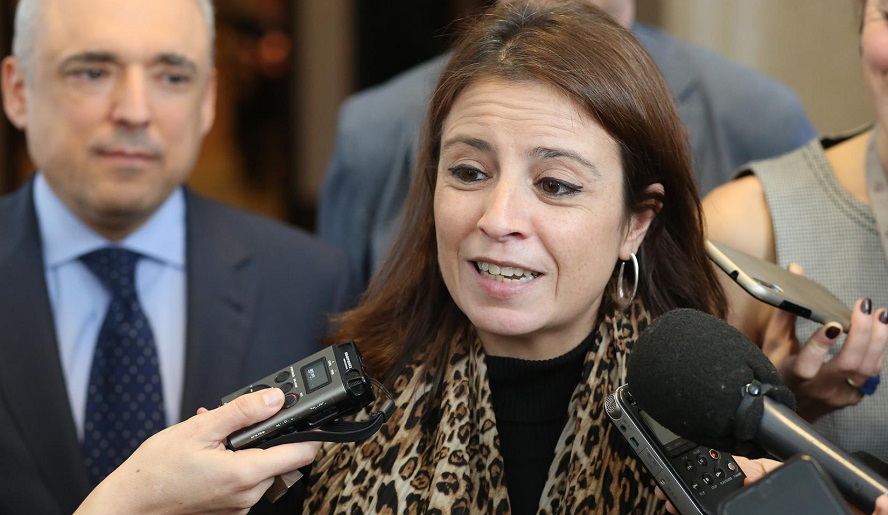 El discurso sobre insultos de Adriana Lastra revuelve la red
