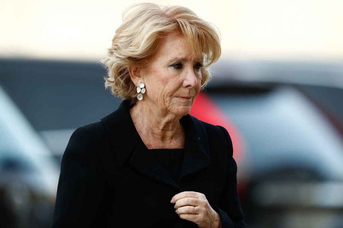 Esperanza Aguirre defiende la presunción de inocencia de la pareja de Ayuso
