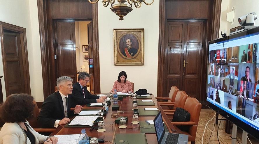 Marlaska presos y funcionarios