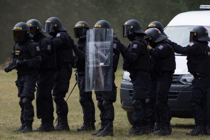 policía médicos