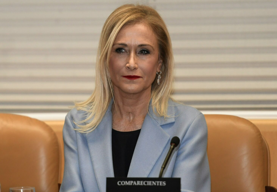 La Audiencia de Madrid suspende el juicio contra Cifuentes por el máster