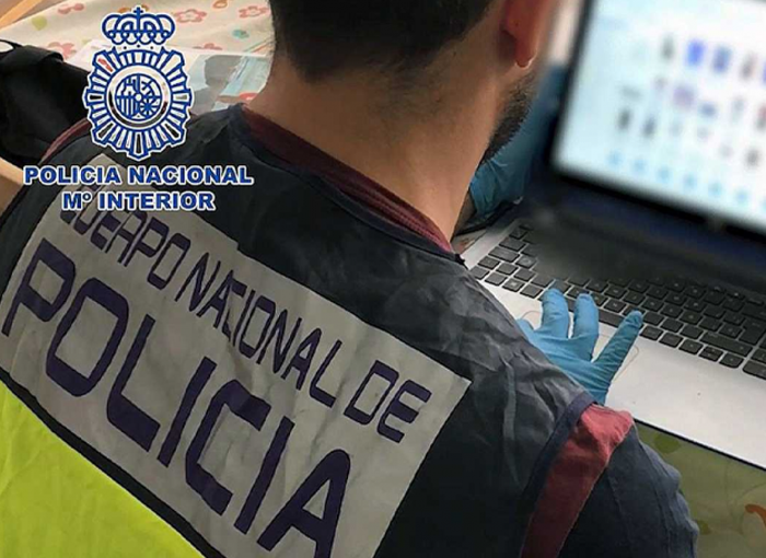 Desmantelada una plataforma que suministraba ilegalmente señal de TV 1 Moncloa Desmantelada una plataforma que emitía TV de forma ilegal por internet