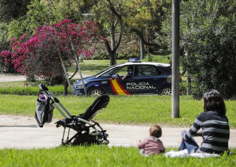Valencia registra once denuncias este domingo por incumplir las normas al salir con menores