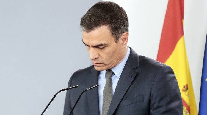 Sánchez llama a Casado para informarle de que prorrogará el estado de alarma
