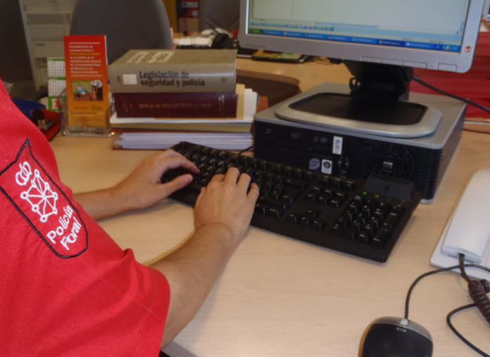 La Policía Foral de Navarra alerta de una nueva campaña de estafas informáticas a través de la sextorsión
