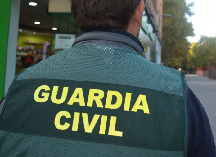 La Guardia Civil denuncia a tres personas por realizar un vídeo simulando una procesión de Semana Santa en Cádiz