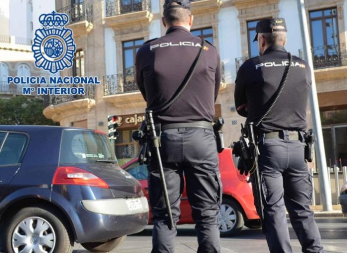 La Policía Nacional detiene a un maltratador después de que su pareja le denunciase a través de la aplicación móvil AlertCops