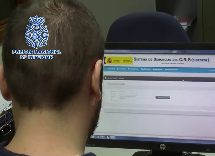 Una nueva estafa ofrece mascarillas al por mayor para empresarios 1 Moncloa La Policía Nacional alerta de una estafa masiva de mascarillas a empresas