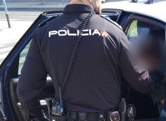 La Policía Nacional detiene a dos varones por cometer 60 delitos de scalping