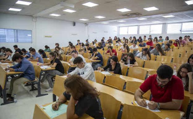 Galicia publica el modelo de examen de la selectividad, con más opciones