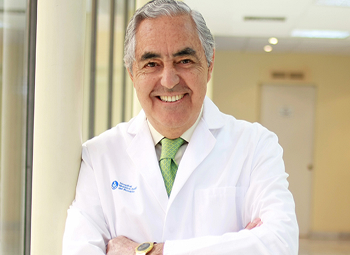 Dr. Antonio de la Fuente, uno de los médicos de la Casa Real que atiende a ricos y famosos.