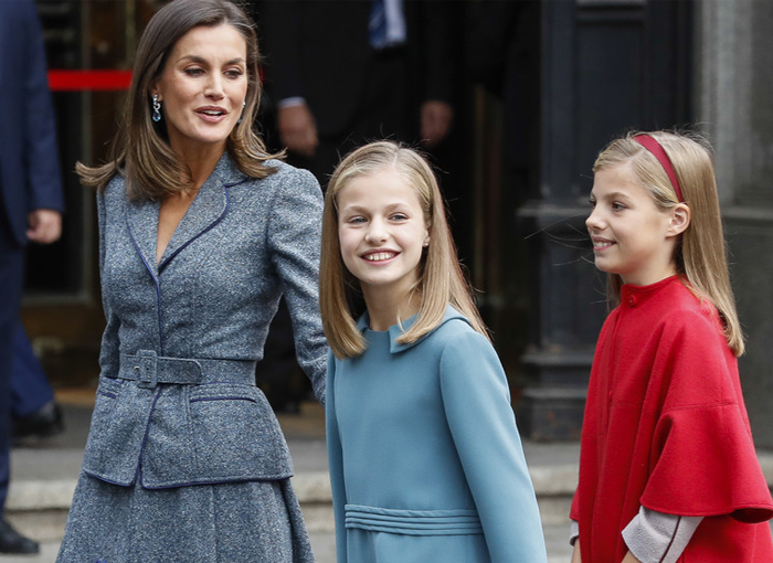 Letizia prohibe a Sofía y Leonor llorar en público.