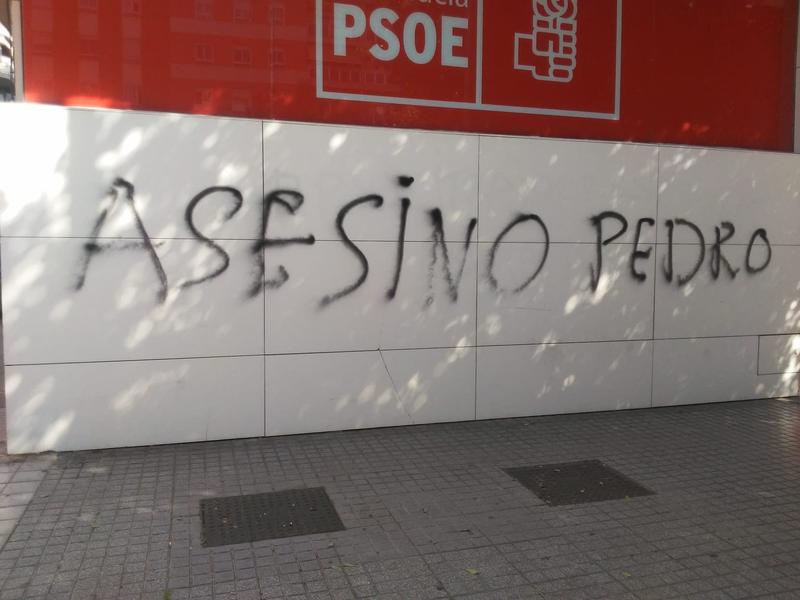 Se investigan las pintadas de 'Asesino Pedro' en la sede del PSOE de Córdoba