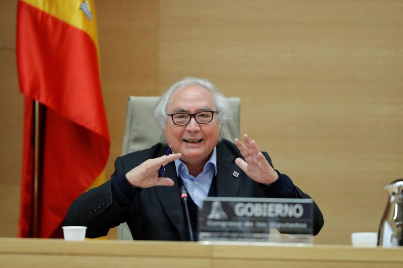Las nuevas becas de Castells: mayor acceso a universidades y ayudas