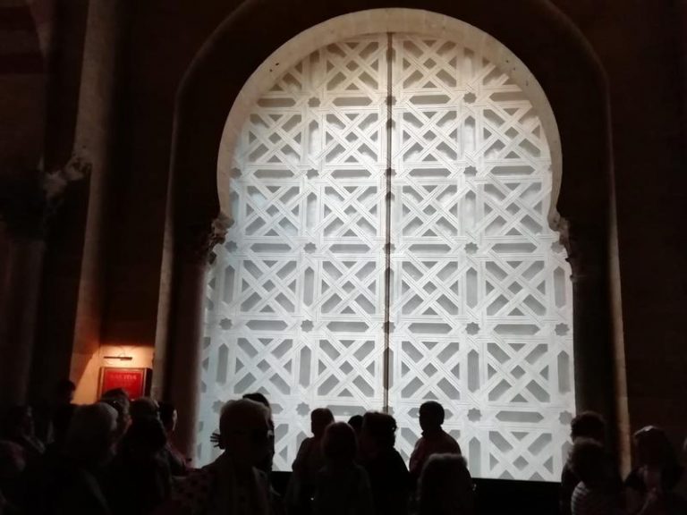Sánchez e Iglesias permiten el rezo en mezquitas con alfombra personal
