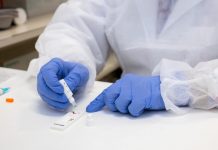 Baleares recibe material de protección sanitario con 2 M de guantes material sanitario