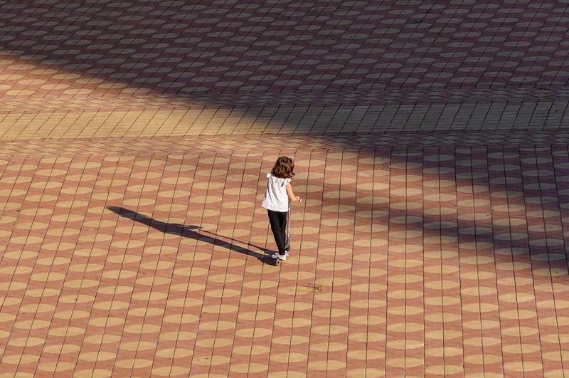 niña jugando