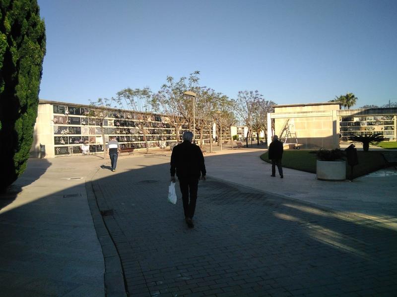 El Ayuntamiento de Valencia reabre los cementerios municipales