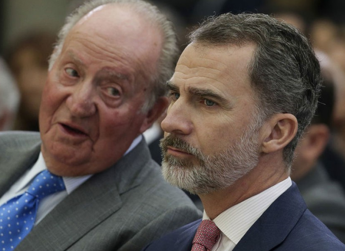 Felipe VI y su padre, Don Juan Carlos I.