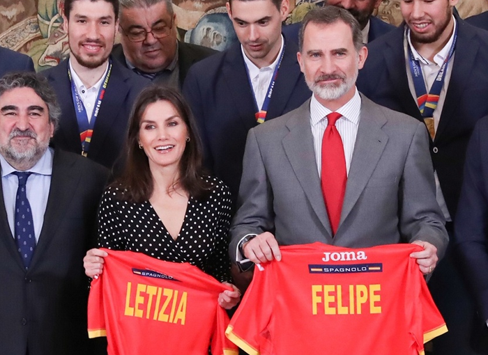 Felipe VI y Letizia con la Selección Española.