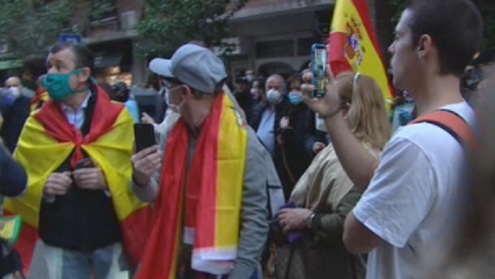 Vallecas contra las manifestaciones: 