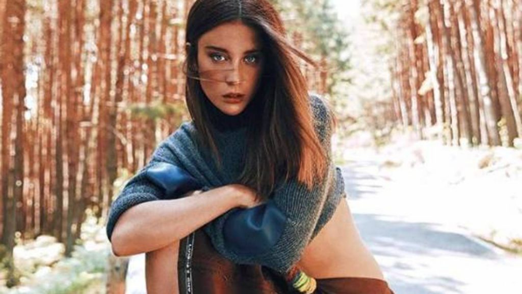 María
