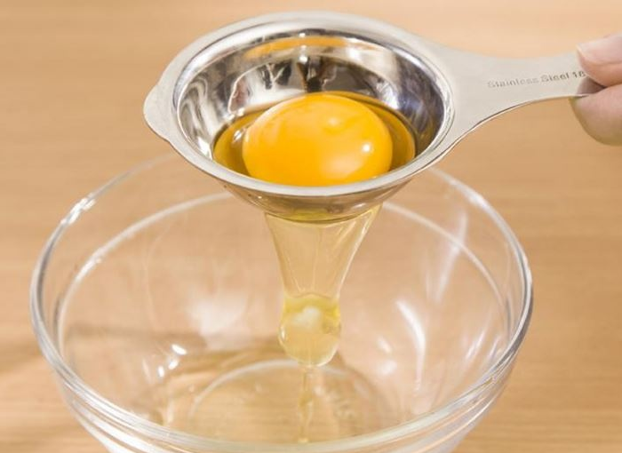 Es posible congelar las claras de huevo.