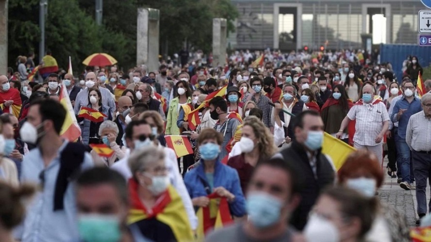 Escraches del pasado que persiguen a los políticos de ahora