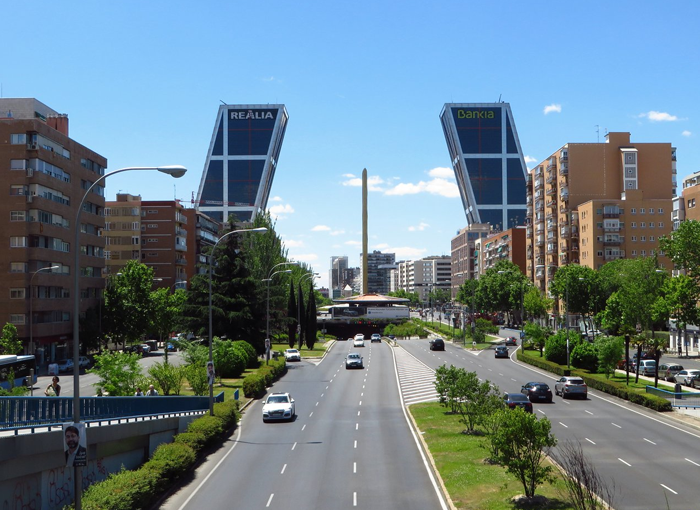 Running de asfalto por La Castellana y la Puerta de Alcalá.