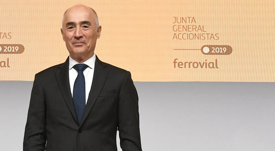 Uno de los encuentros más comentados de Sánchez en Davos fue con el presidente de Ferrovial, Rafael Del Pino, a quien había calificado de antipatriota por cambiar su sede a Países Bajos