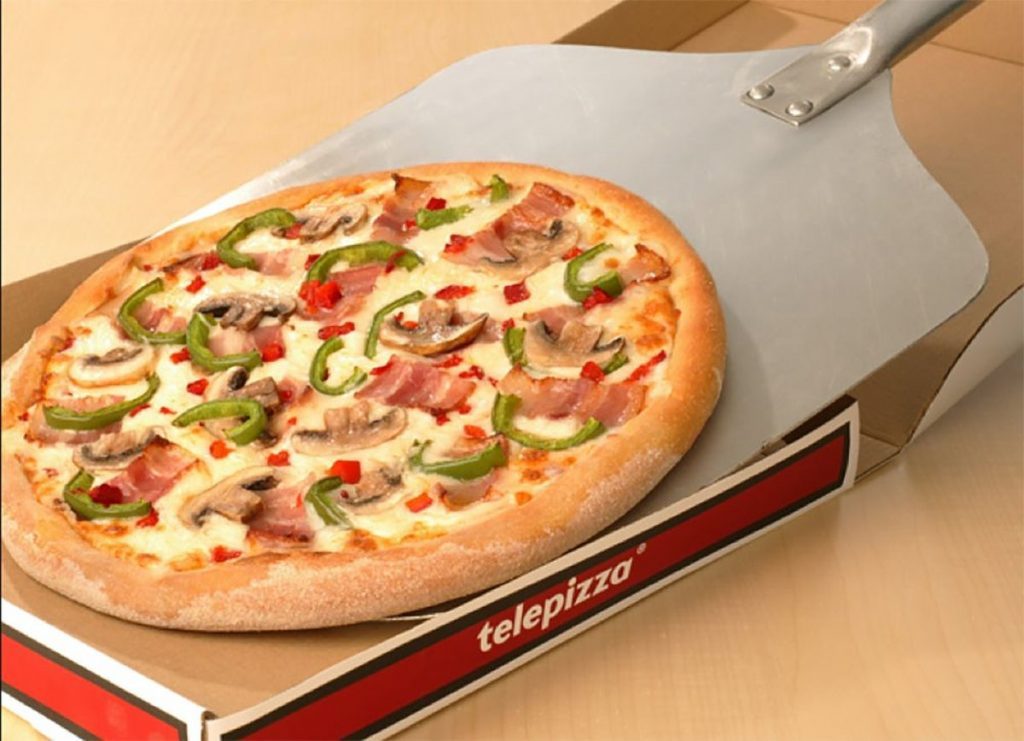Pizza en casa, pero Domino's, Papa John's o Telepizza. ¿Cuál es mejor?