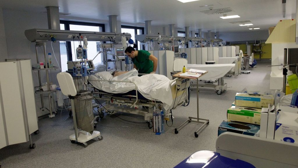 Covid-19: esto es lo que puedes sufrir si no eres responsable 1 Moncloa uci covid 1 Moncloa