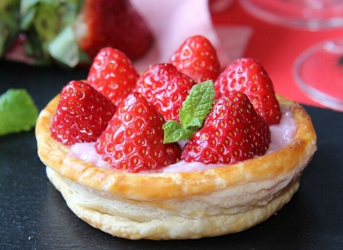 Tartaletas de hojaldre con fresas