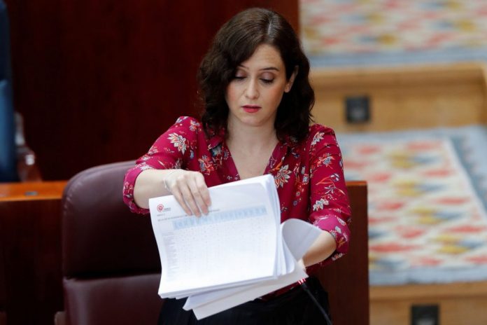 Ayuso y la oposición, a la gresca otra vez