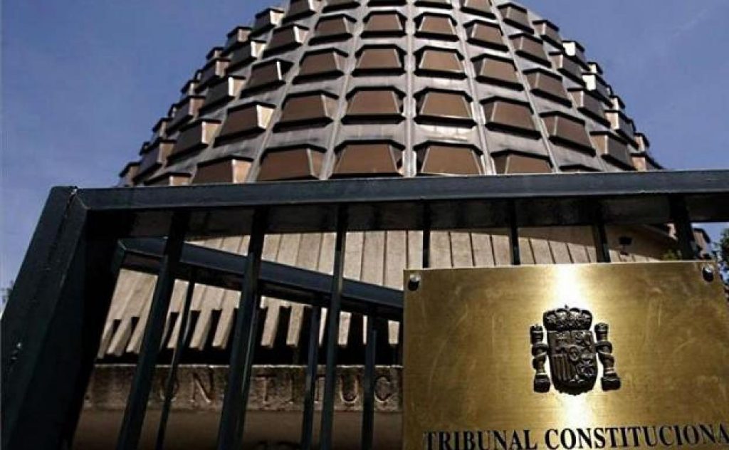 La amnistía divide a la cúpula judicial 3 Moncloa El TC deberá dictaminar sobre los recursos contra la amnistía presentados por PP y Vox y las cuestiones de inconstitucionalidad que le presente el Supremo