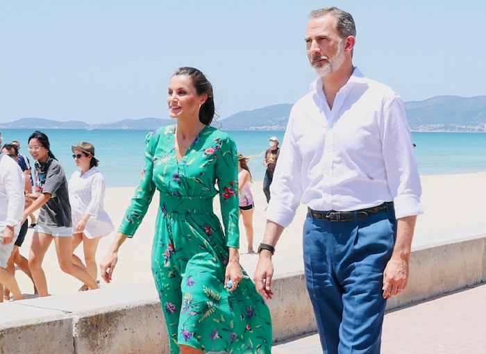 LETIZIA DA UN 'CORTE' A FELIPE VI Y MALLORCA